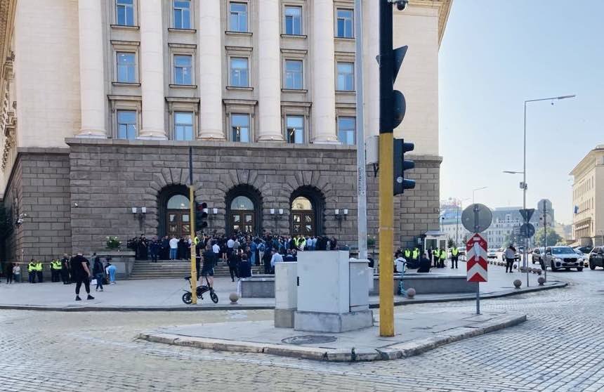 ЦИК се събира на извънредно заседание заради двете ДПС-та