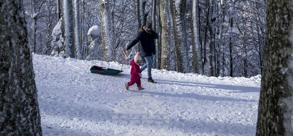 Заваля сняг падна в Хърватия и Словения