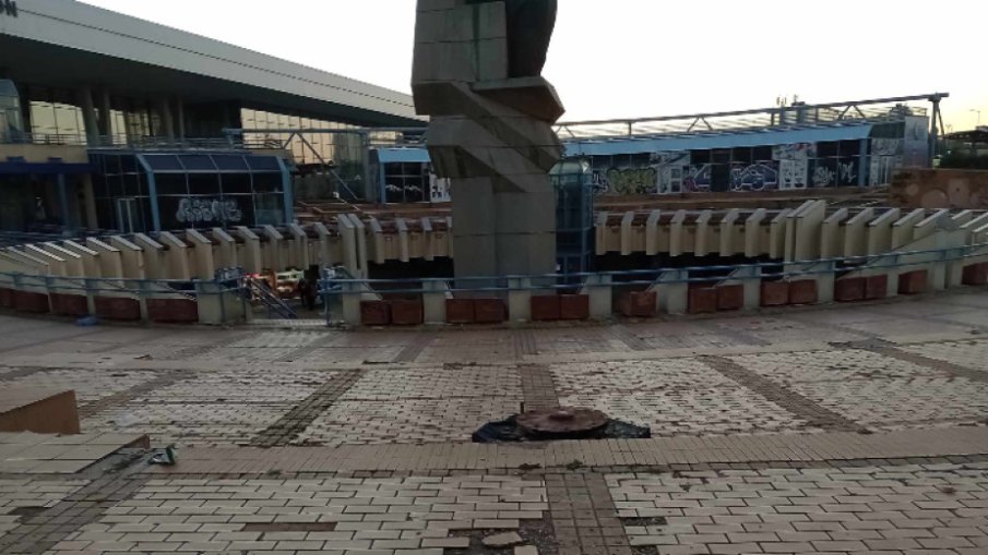 Започна освежаване на подлеза Ротондата пред Централна гара – София