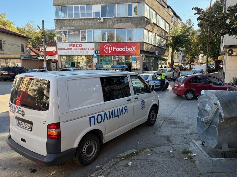 Мъртво пиян шофьор се заби в полицейски бус в центъра на Враца