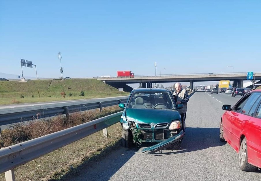 Пенсионерка е в тежко състояние след катастрофа в Прохода на Републиката