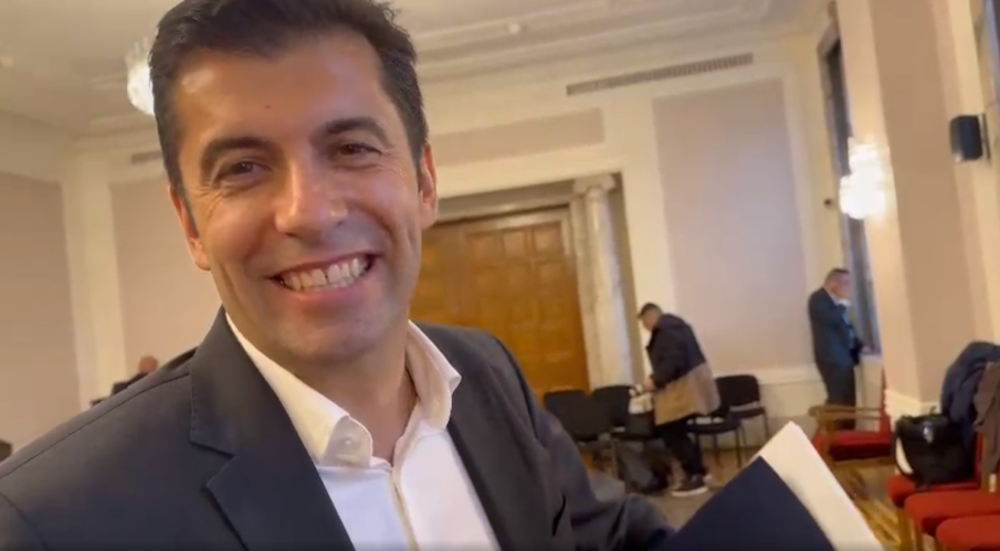 Киро счупи тъпомера, избухна в радост след решението на Пеевски за парламента