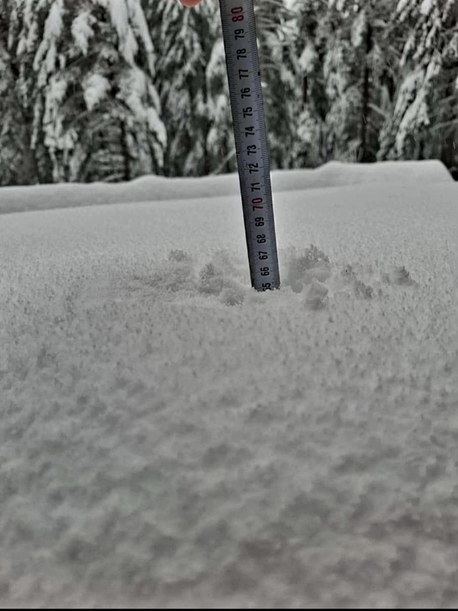 Служител на метеорологична станция е намерен мъртъв в снега