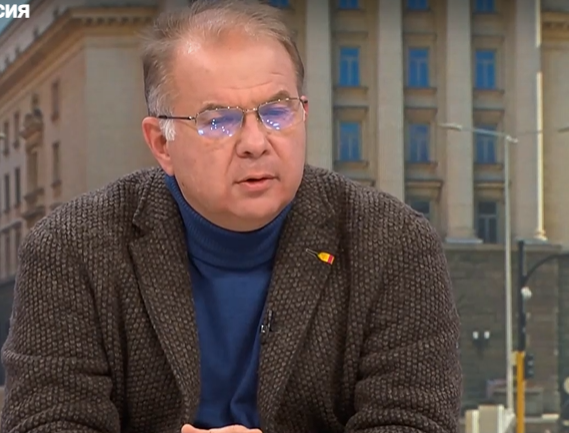 Радомир Чолаков: Не председателят е важен, а кой ще оглави правната и бюджетната комисия