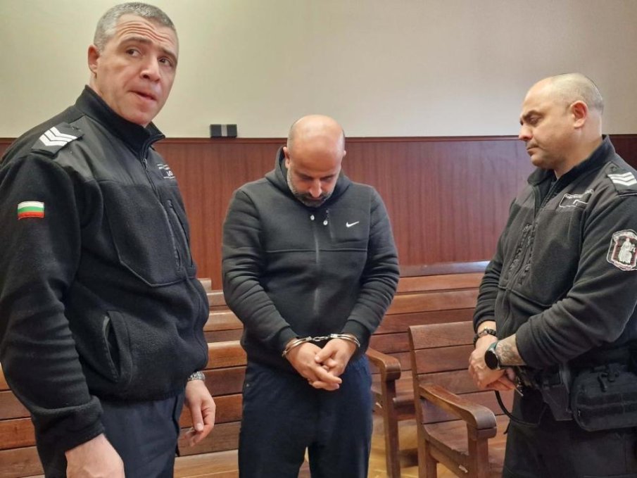 Съдът остави зад решетки турчин, издирван с европейска заповед за трафик на хора