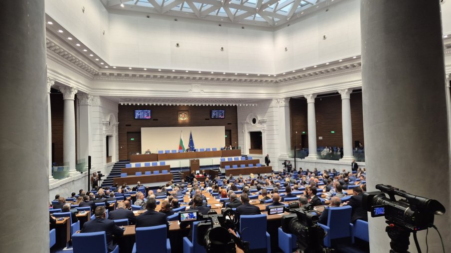 ПЪРВО В ПИК TV: Ялов парламент! И след деветото гласуване пак не избраха председател