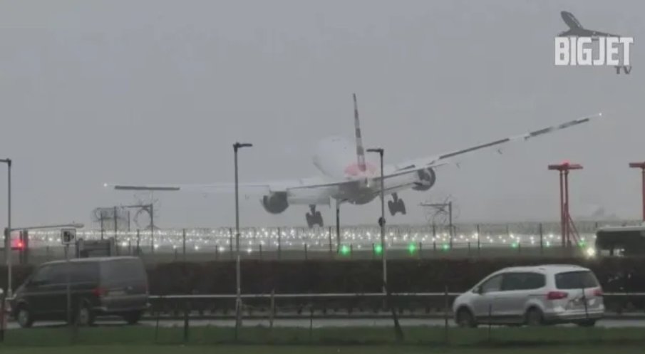 Мъж е арестуван след опит да отклони полет за Мексико към САЩ