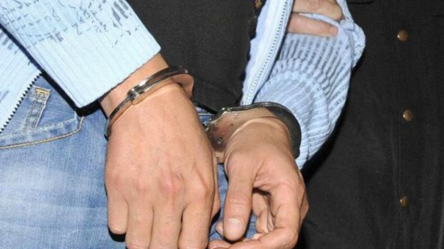 ГНУСНО: Пред ученици и учители - мъж извърши непристойни действия спрямо бившата си