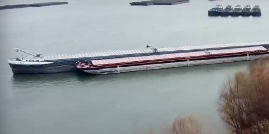 Арест на кораб при Русе, моряци бедстват без пари и храна