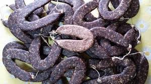 Преди Нова година: Жена се опита да задигне луканки и пастърми от голям магазин