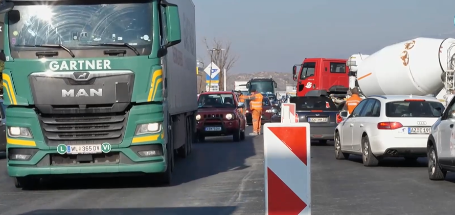 Опашки на Кулата часове преди сухопътния Шенген