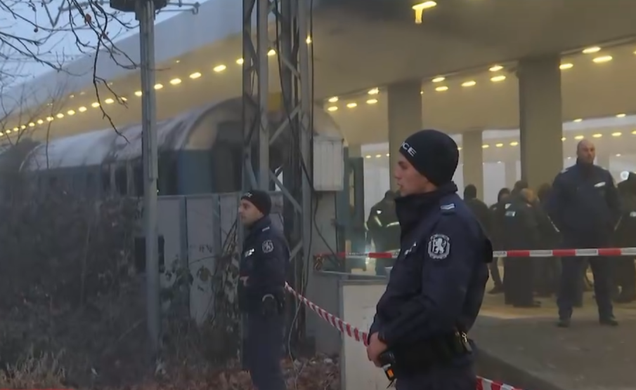 БДЖ за пожара на гарата в София: Влакът е бил готов да тръгне за Петрич