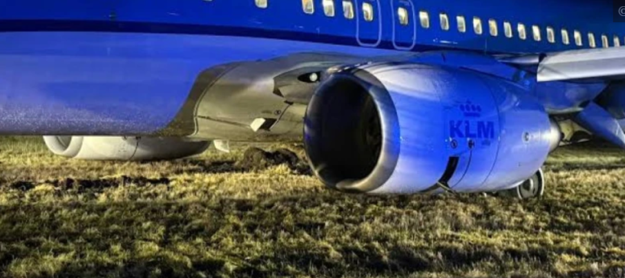 Поредна авиокатастрофа: Хидравлична повреда доведе до аварийно кацане на самолет в Норвегия (ВИДЕО)