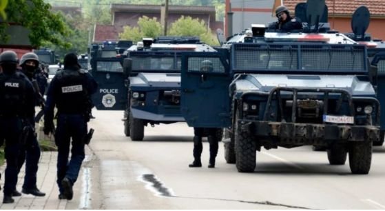 Косовската полиция нахлу в две сръбски институции