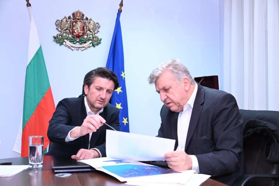 Правителството с ВАЖНА новина: Петролният разлив в Черно море няма да достигне до бреговете на българското Черноморие