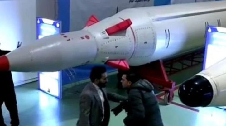 Иран показа нова балистична ракета с голям обсег
