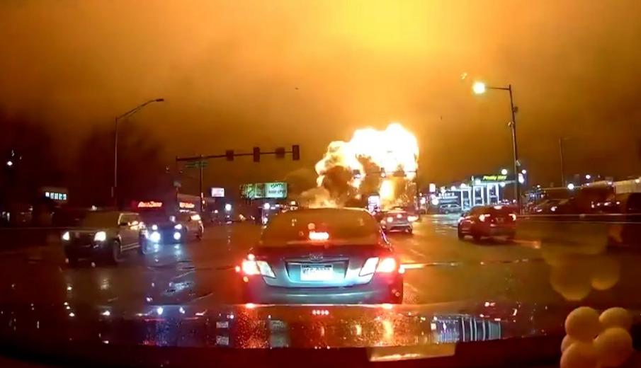 ТРАГЕДИЯ: Медицински самолет с дете пациент се разби във Филаделфия, няма оцелели (ВИДЕО)