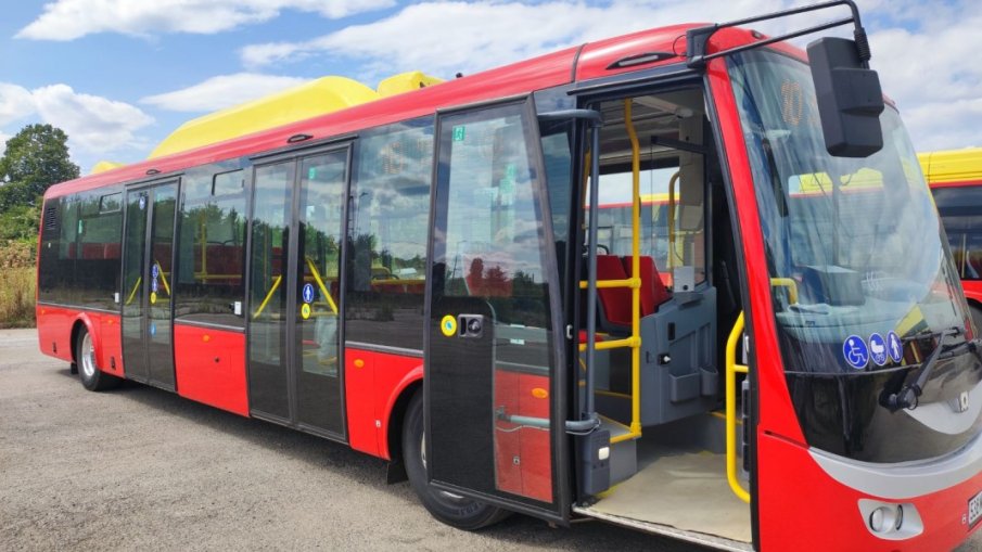 Никозия минава на изцяло електрически автобуси