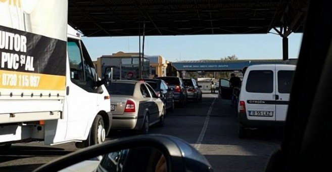 Румънци масово пазаруват цигари и алкохол у нас