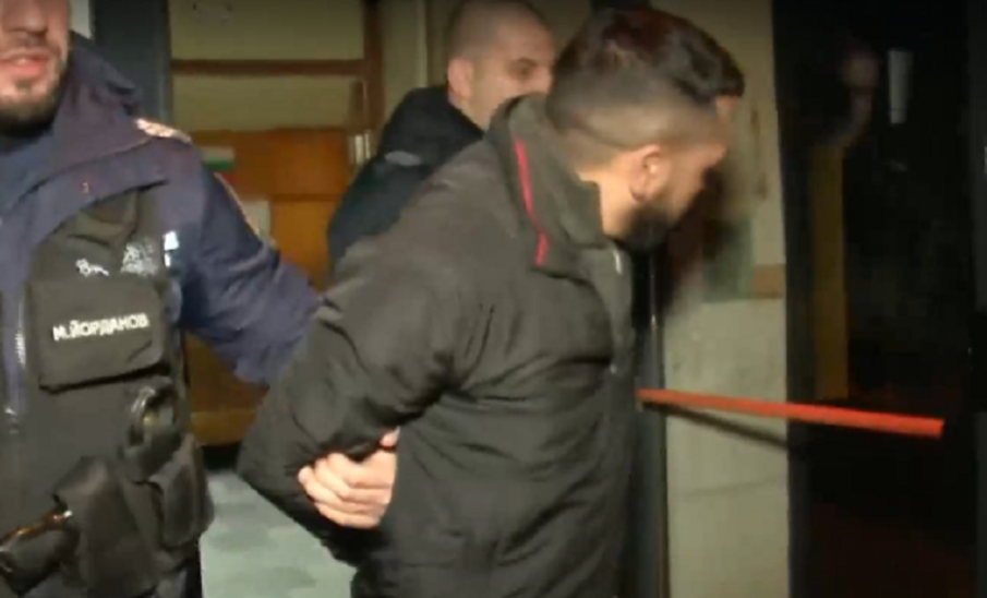 Щракнаха белезниците на пезевнк - пребил 15-годишна от социален дом, не искала да проституира