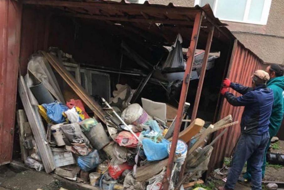 Премахнаха близо половината от съществуващите незаконни гаражи в Сливен