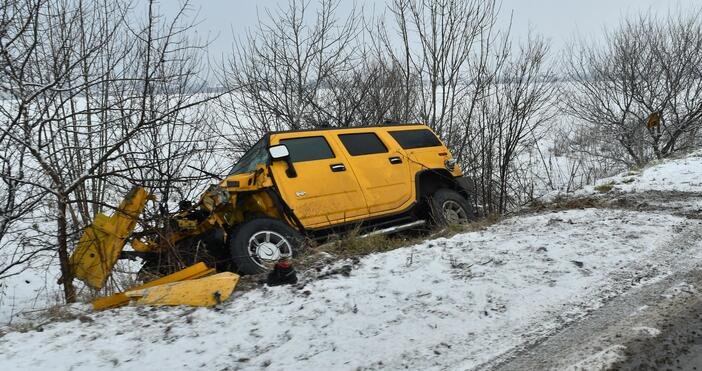 Двама в болницата след каскада с Хамър“ на магистрала Марица“