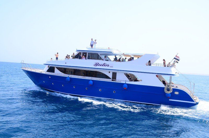 Туристическо корабче потъна край Хургада