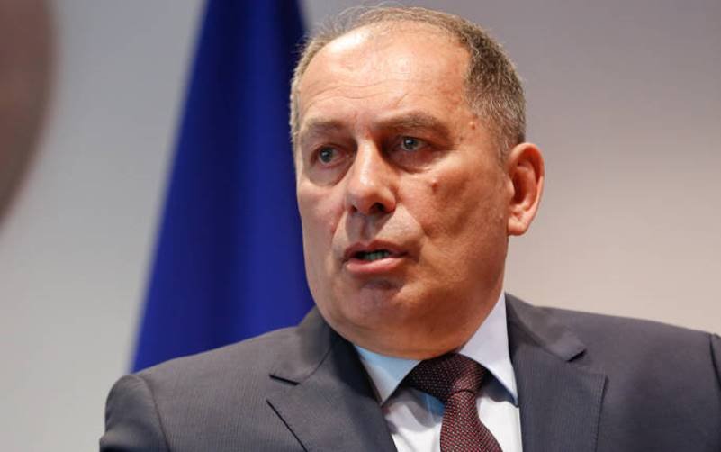 Маскирани нападнаха пред дома му бивш министър на сигурността на Босна и Херцеговина