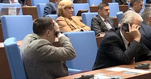 ШОК ВЕРСИЯ ОТ ВЪЗРАЖДАНЕ: Божанков бил изключен от училище, защото се напил като казак в 9. клас (ВИДЕО)