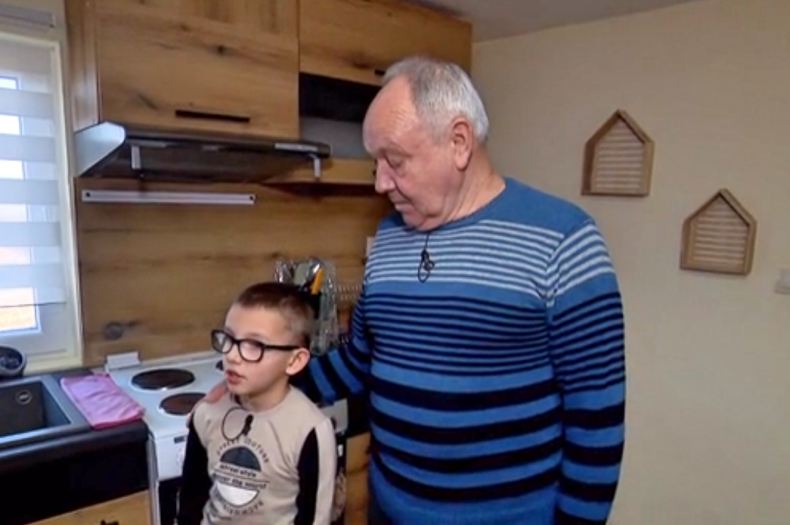 Как живеят 8-годишният Мартин и дядо му след „Бригада нов дом“
