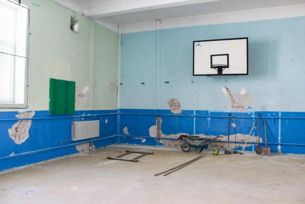 Мъж пострада при строеж на училищен физкултурен салон в Русе