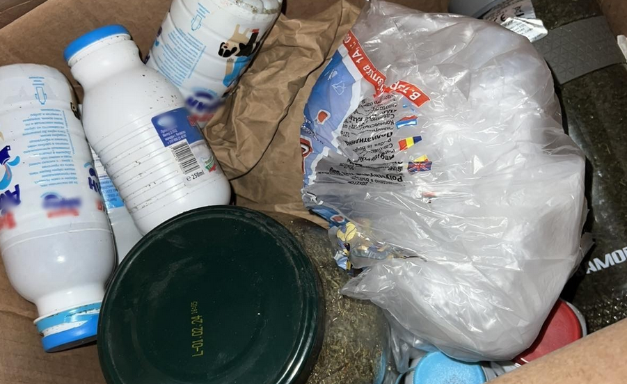 Откриха 5 кила друсан чай в Бургас