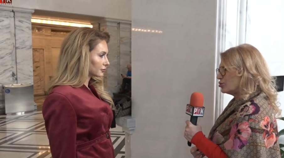 Мария Филипова от КЗП пред ПИК TV: Прав е Пеевски, че хората са в пълна безизходица (ВИДЕО) Мария Филипова от КЗП пред ПИК TV: Прав е Пеевски, че хората са в пълна безизходица (ВИДЕО)