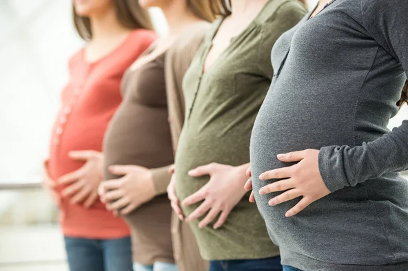 Обвинена за трафик на бременни жени излиза под домашен арест