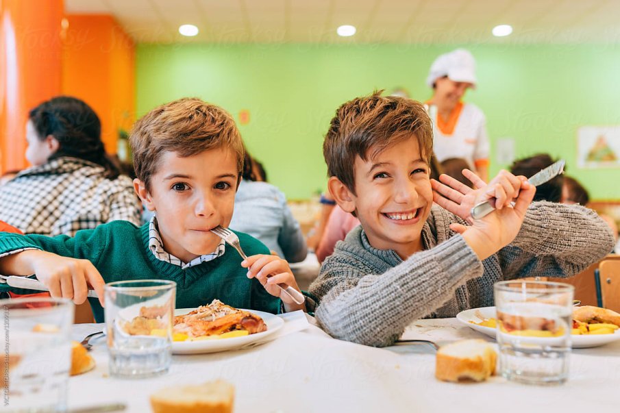 НОВА НАРЕДБА слага край на вредните храни в училище