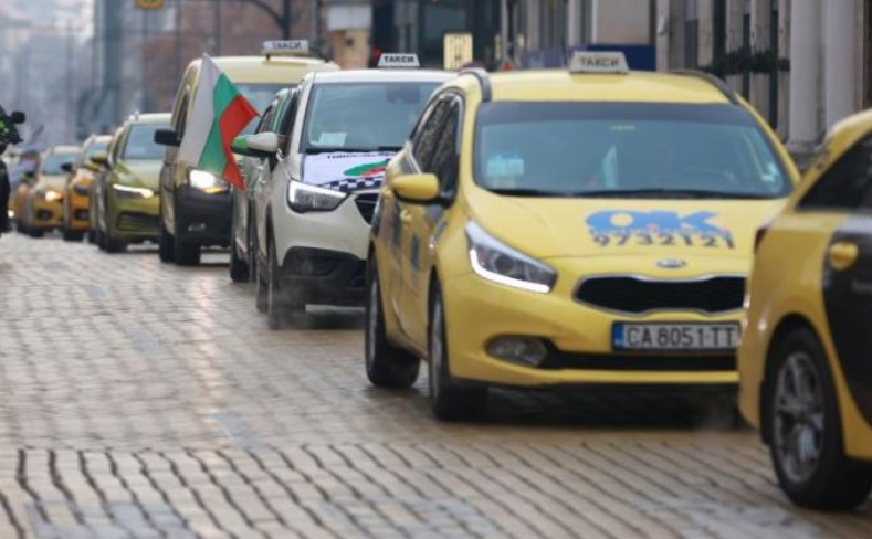 Таксиметровият синдикат сезира европейски органи заради цената на “Гражданска отговорност“