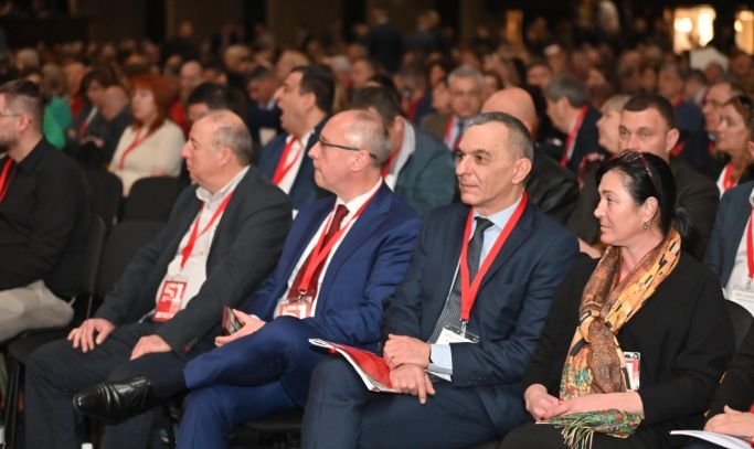 ОТ ПОСЛЕДНИТЕ МИНУТИ: Още двама се отказаха от битката за председателското място в БСП