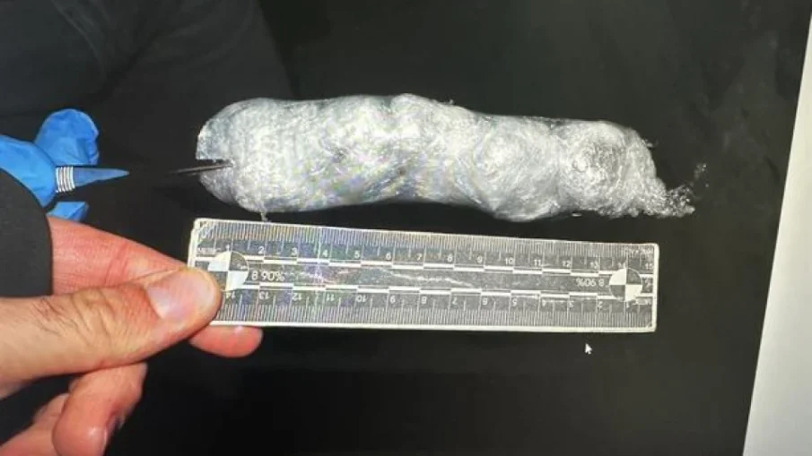 Задържаха наркодилъри и клиент минути след сделка