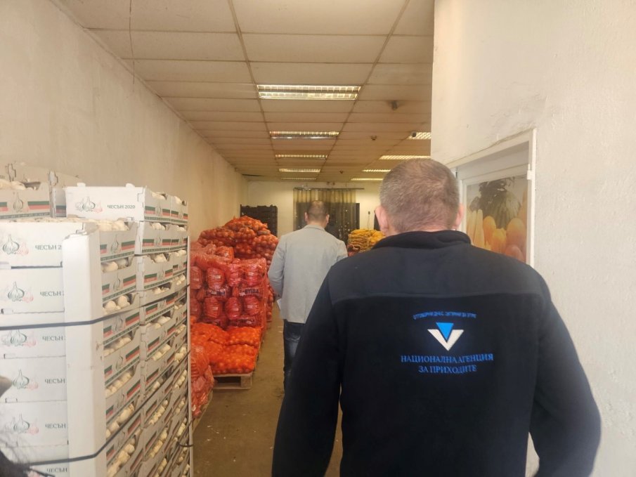 Само за ден: НАП провери 56 борси, тържища и складове в цялата страна