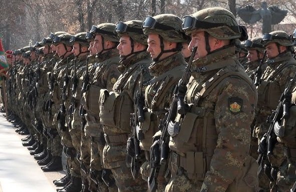 Над български 100 военни заминаха на мироопазваща мисия в Косово