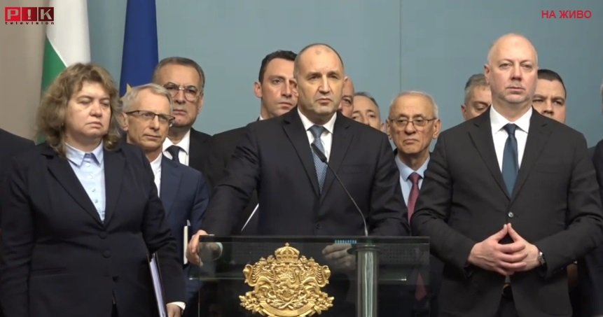 ИЗВЪНРЕДНО В ПИК TV! Радев се закани на наркодилърите след КСНС: Държавата ще се стовари върху тях с цялата репресивна сила (ВИДЕО)