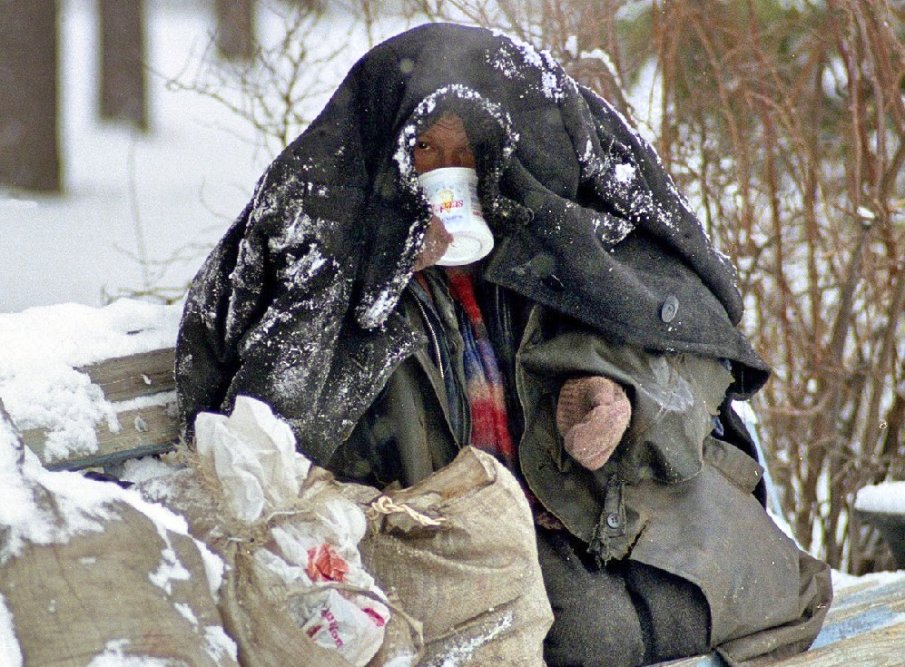 БЕЗ ПОКРИВ В СТУДА: Пълен ли е капацитетът на центровете за настаняване за бездомни