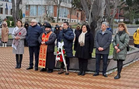 Откриха паметник на Левски в Ахтопол