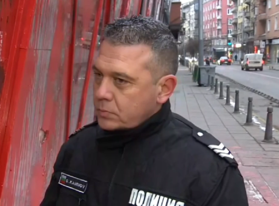 Пострадал на протеста на “Възраждане“ полицай: Уцелиха ме в окото с яйце, пълно с боя