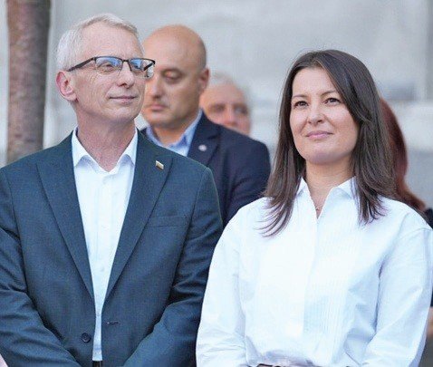 ГРОЗНА ШУРОБАДЖАНАЩИНА: Депутатката от ПП, която извози Калина Константинова, вкара брат си в парламента ГРОЗНА ШУРОБАДЖАНАЩИНА: Депутатката от ПП, която извози Калина Константинова, вкара брат си в парламента