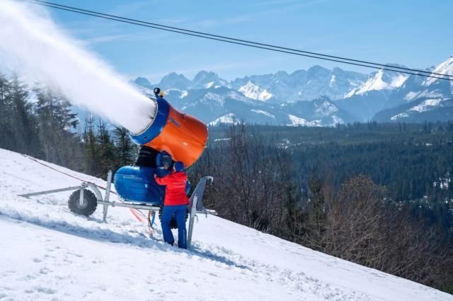 13-годишно дете загина, след като се удари в оръдие за сняг