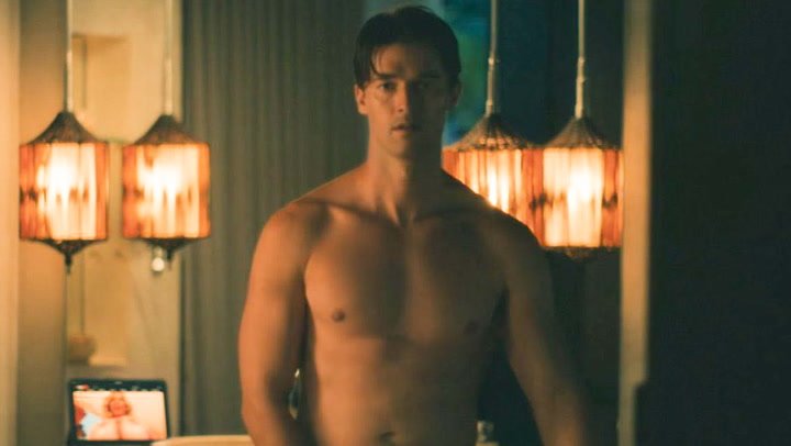 Синът на Арнолд Шварценегер се съблече чисто гол