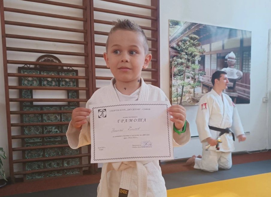 Да помогнем на малкия Ники да пребори ужасно заболяване