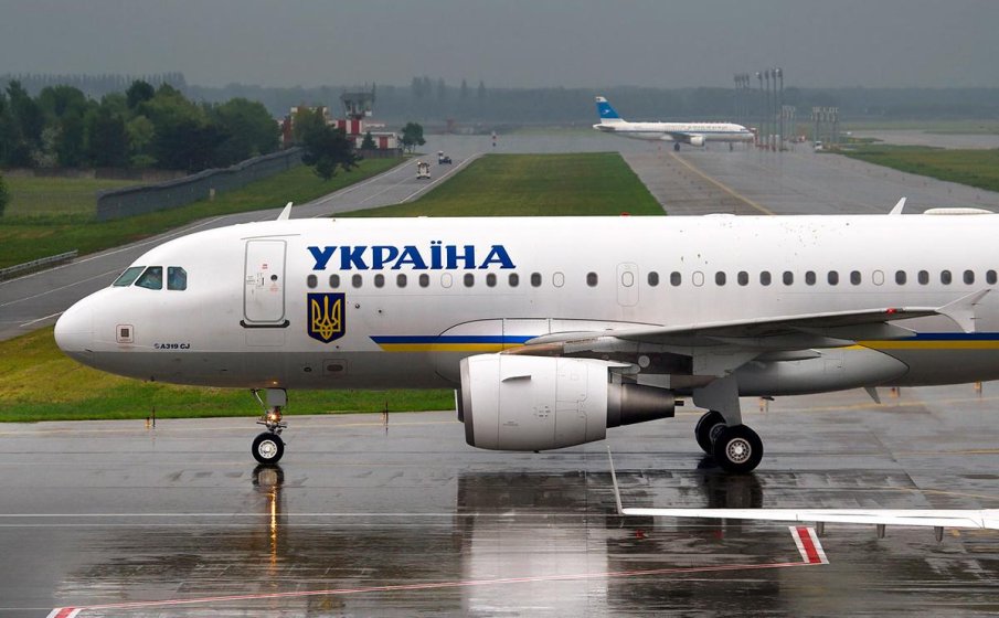 Самолетът на Зеленски кацна във Великобритания