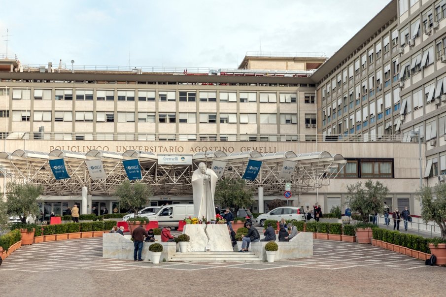 От какво умират папите